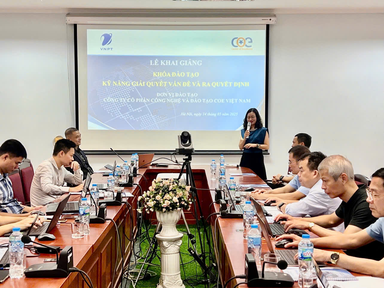 Khóa học “Kỹ năng Giải quyết Vấn đề và Ra Quyết định” dành cho đội ngũ lãnh đạo cấp trung Trung tâm Điều hành Thông tin – Viễn thông Hà Nội được COE tổ chức thành công tốt đẹp