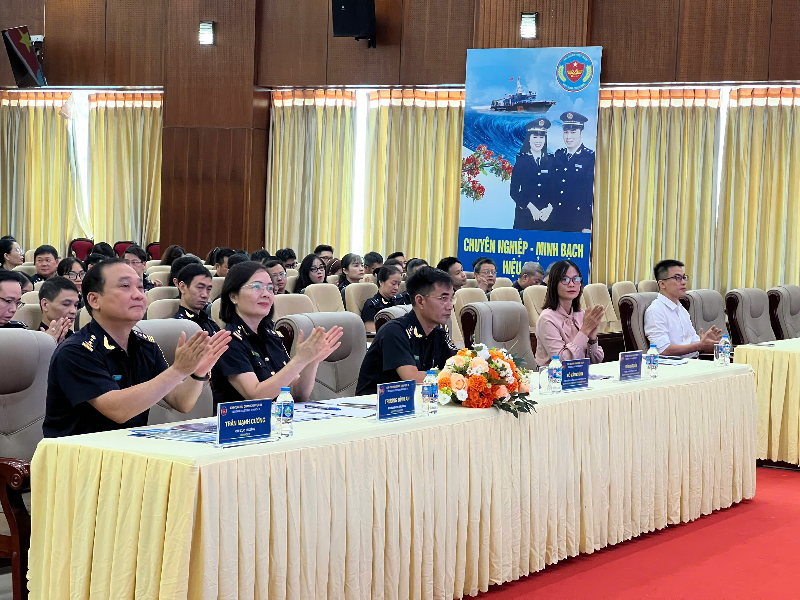 [23/8/2025] Bồi dưỡng ứng dụng Trí tuệ nhân tạo (AI) trong công tác nghiệp vụ tại Chi cục Hải quan khu vực III – Hải Phòng do COE Việt Nam phối hợp tổ chức